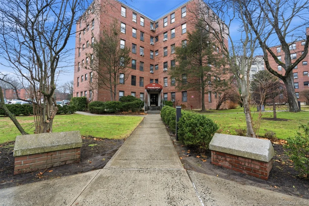Unit for sale at 154 Pearsall Dr, Mount Vernon, NY 10552
