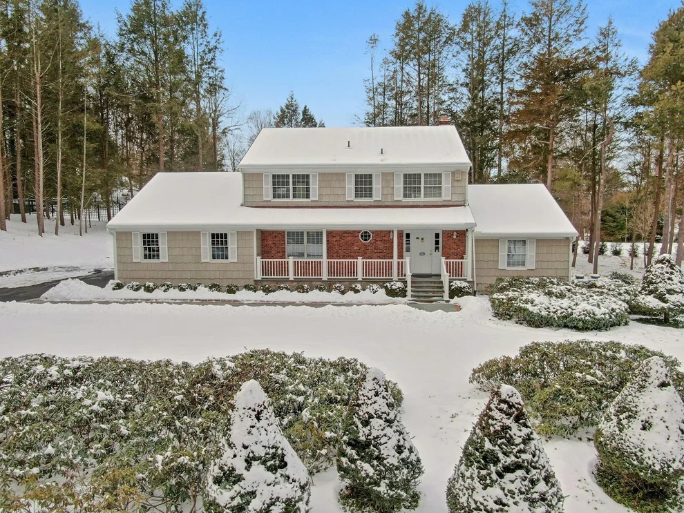 Unit for sale at 5 Grove Road, Bedford, NY 10506