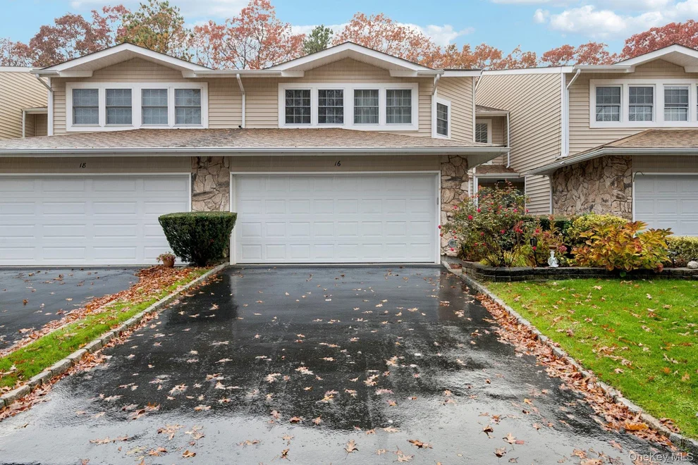 Unit for sale at 16 Hampshire Court, Islip, NY 11741