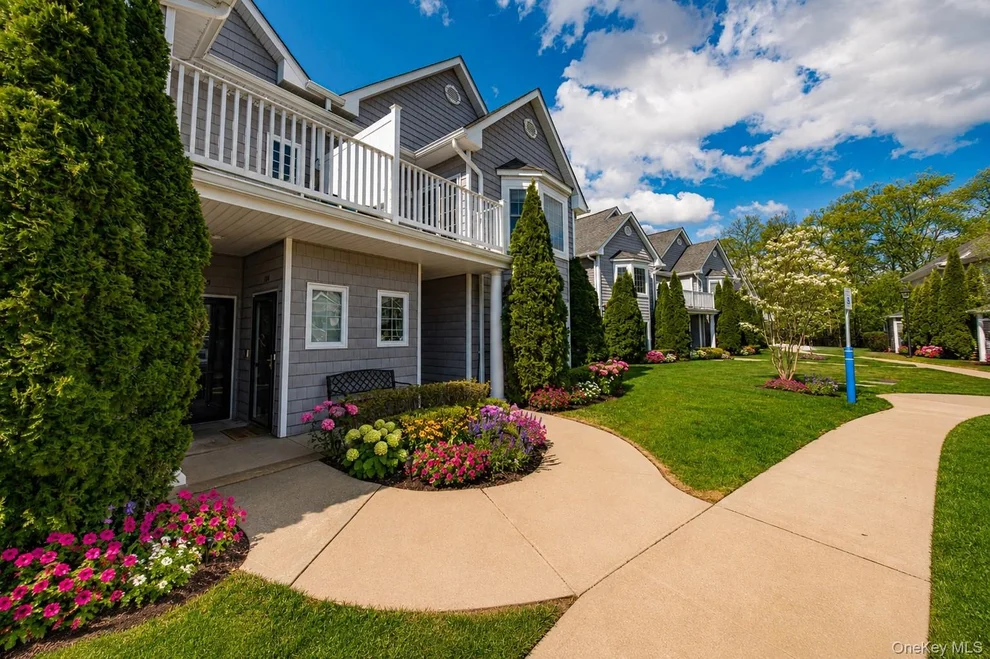 Unit for sale at 105 Okeefe Court, Islip, NY 11769