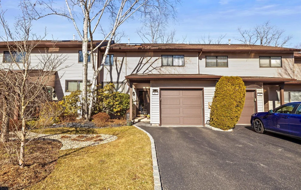 Unit for sale at 67 Northgate Circle, Huntington, NY 11747