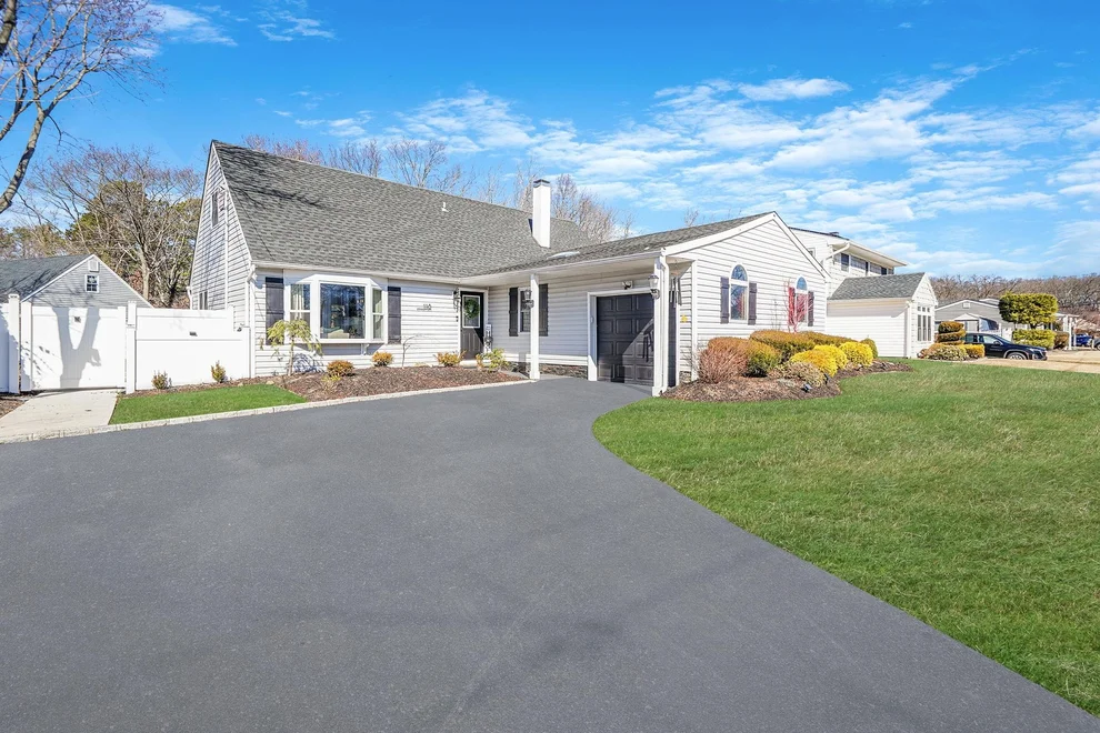 Unit for sale at 118 Stuyvesant Drive, Brookhaven, NY 11776