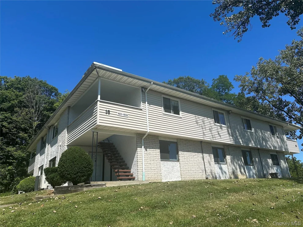 Unit for sale at 1605 Baldwin Lane, Newburgh (Town), NY 12550