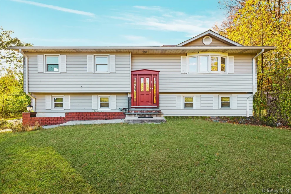 Unit for sale at 1 W Burda Place, Clarkstown, NY 10956