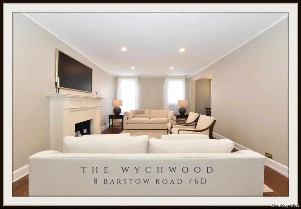 Unit for sale at 8 BARSTOW, North Hempstead, NY 11021