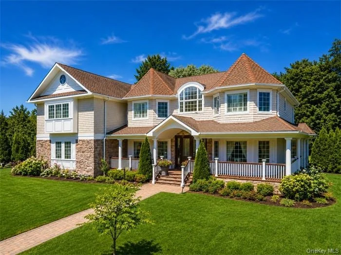 Unit for sale at 78 Swan Court, North Hempstead, NY 11576