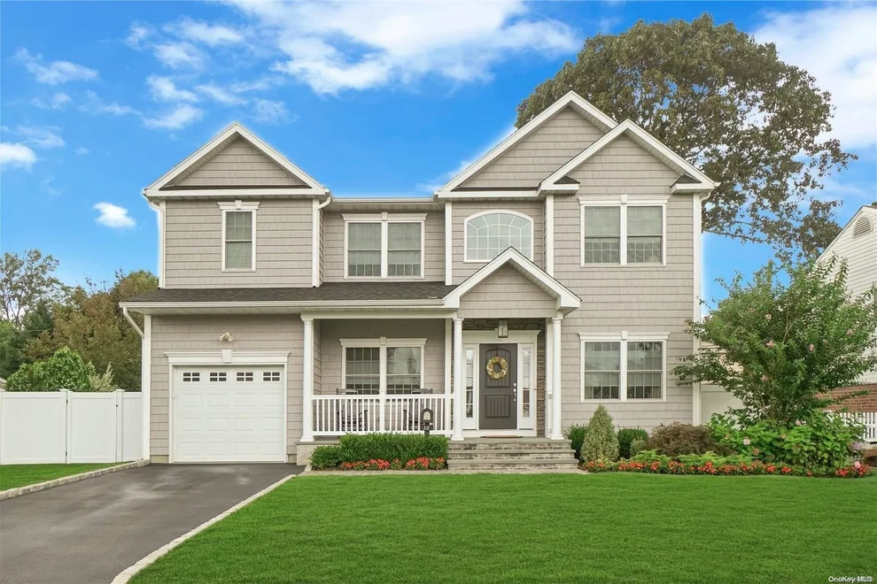 Unit for sale at 12 Marsak Lane, Oyster Bay, NY 11791