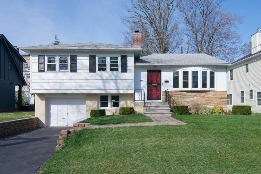 Unit for sale at 435 Carol Place, Pelham, NY 10803