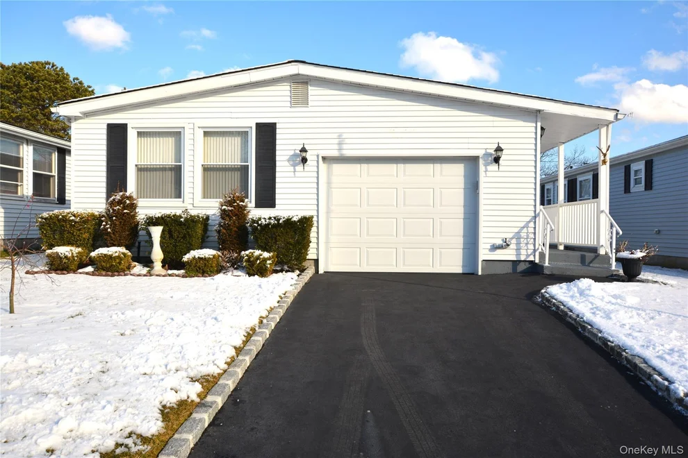 Unit for sale at 82 Village Circle W, Brookhaven, NY 11949