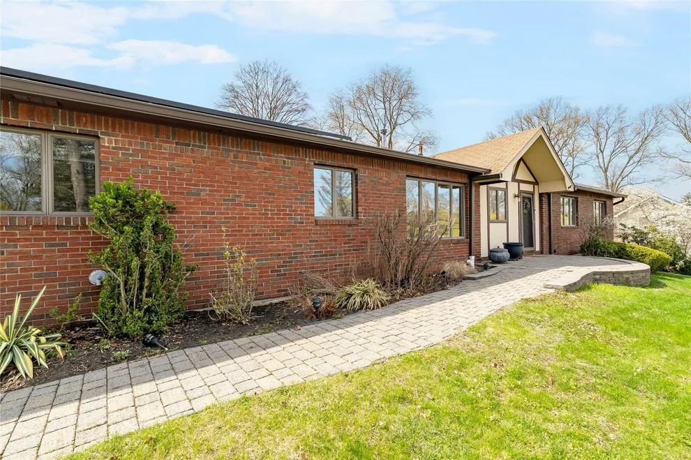 Unit for sale at 28 Massachusetts Avenue, Clarkstown, NY 10920