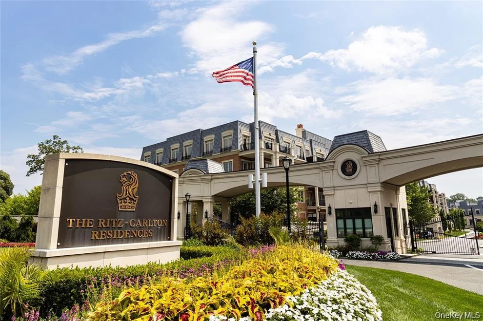 Unit for sale at 6000 Royal Court, North Hempstead, NY 11040