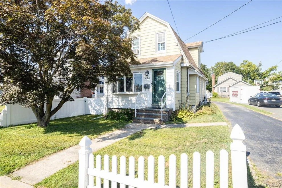 Unit for sale at 404 Silver Lane, Hempstead, NY 11572