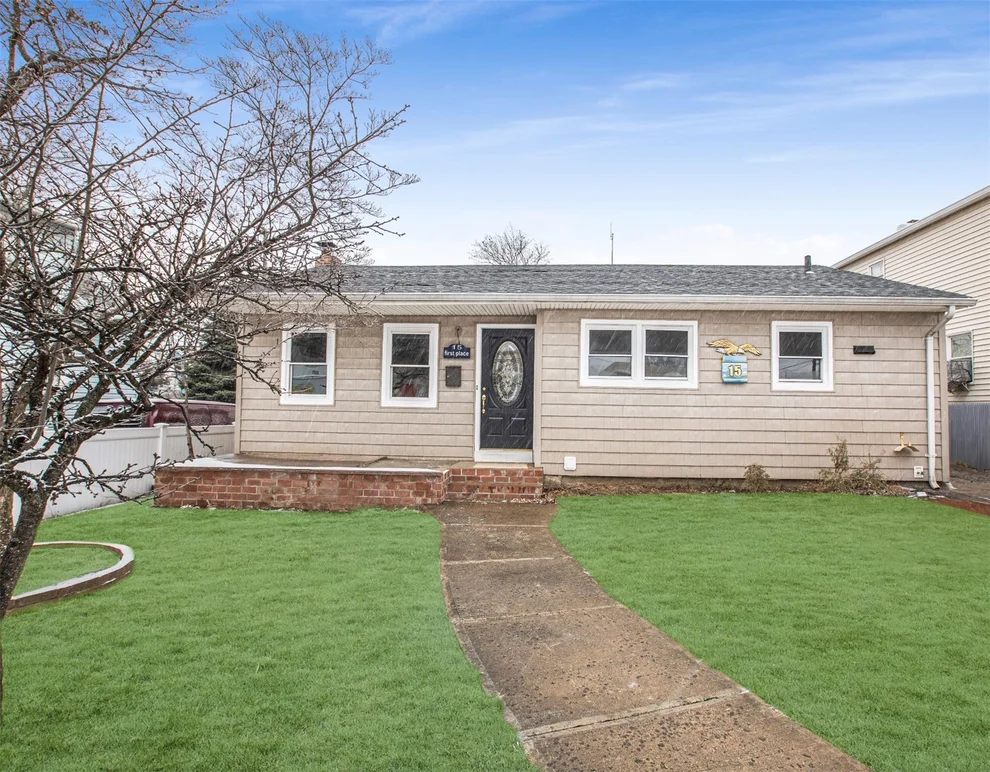 Unit for sale at 15 1st Place, North Hempstead, NY 11040