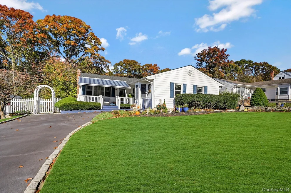 Unit for sale at 17 Washington Heights Street, Brookhaven, NY 11784