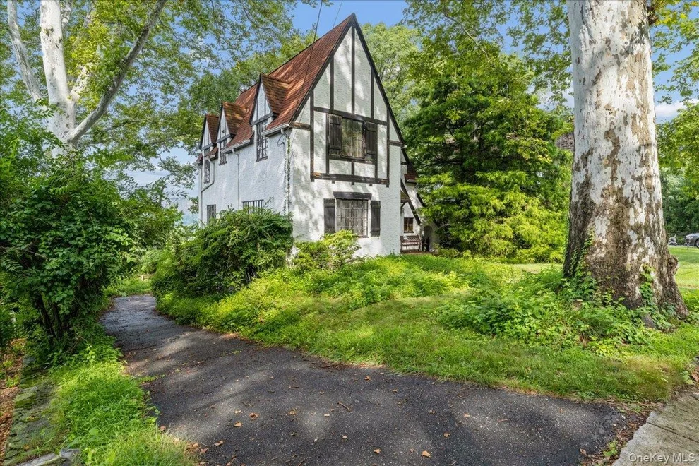 Unit for sale at 43 Pinecrest Parkway, Greenburgh, NY 10706