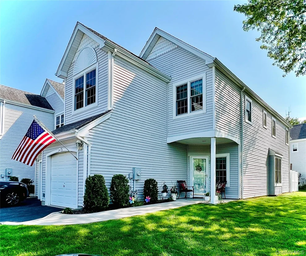 Unit for sale at 149 Windward Court S, Brookhaven, NY 11777