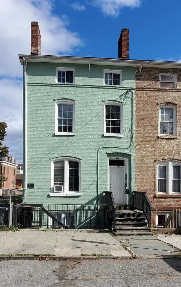 Photo of 71 Lander Street, Newburgh, NY 12550