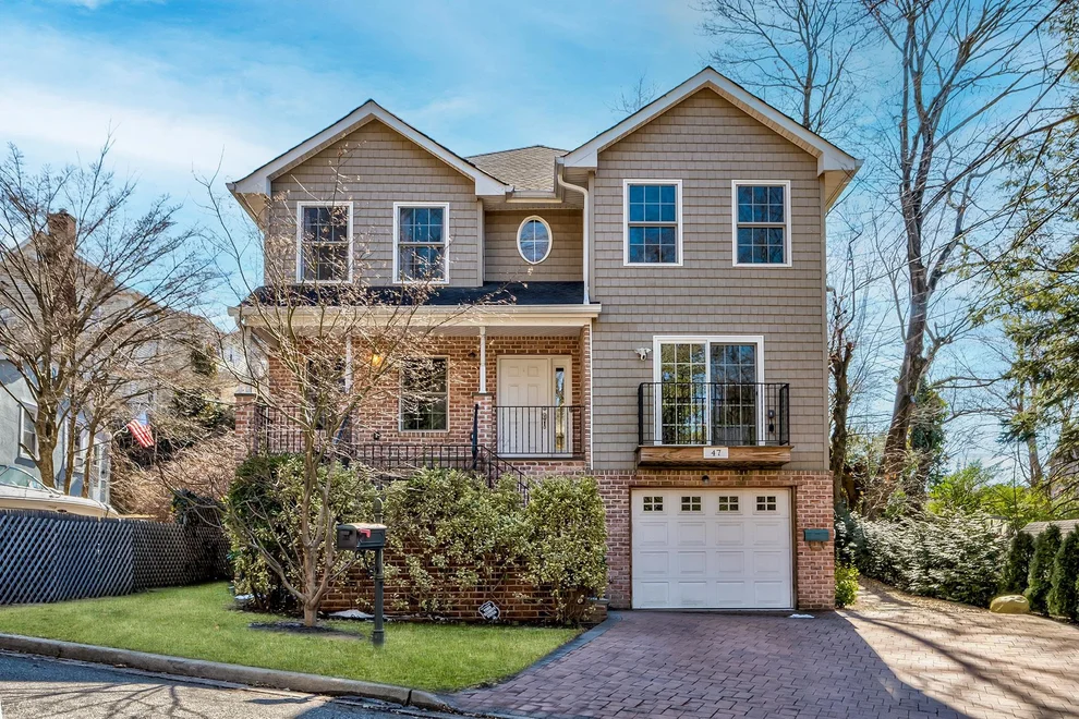 Unit for sale at 47 14th Street, Oyster Bay, NY 11560