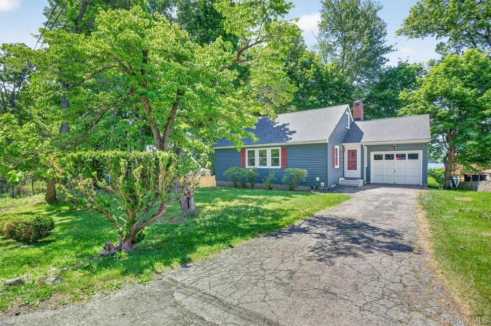 Unit for sale at 333 Oak Drive, New Windsor, NY 12553