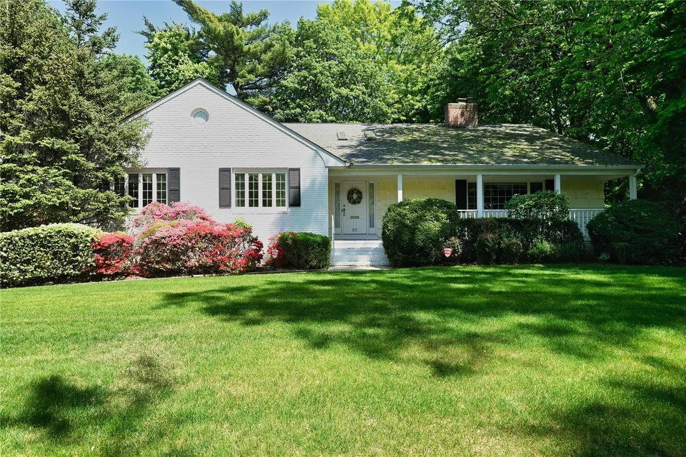 Unit for sale at 95 Washington Avenue, Hempstead, NY 11530