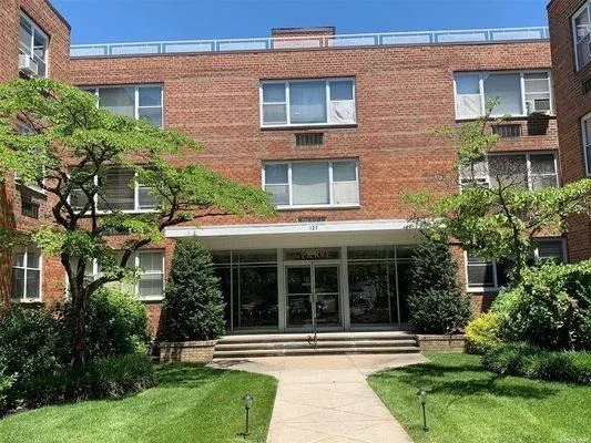 Unit for sale at 125 Main Street, North Hempstead, NY 11050