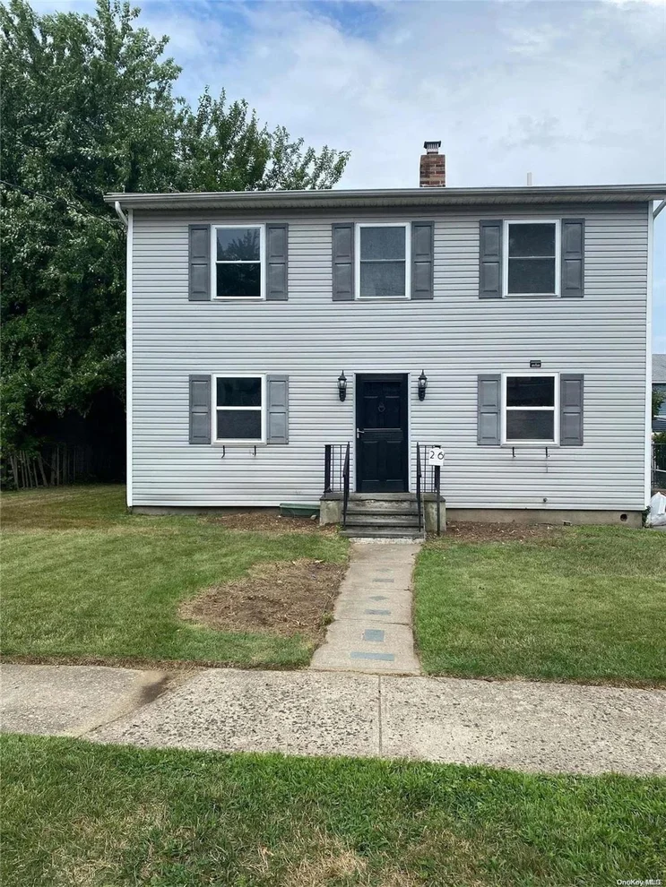 Unit for sale at 26 Linwood Rd, North Hempstead, NY 11050