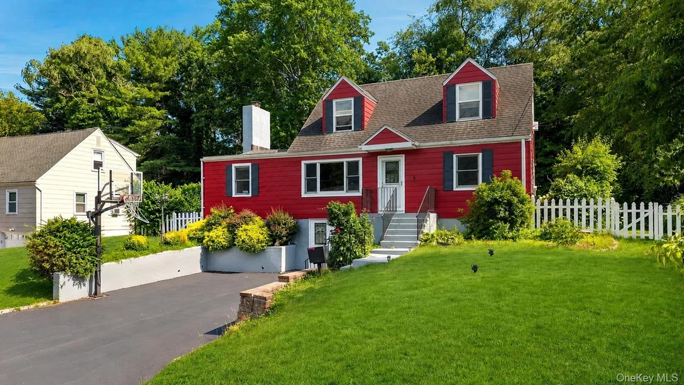 Unit for sale at 9 Cross Lane, Cortlandt, NY 10567