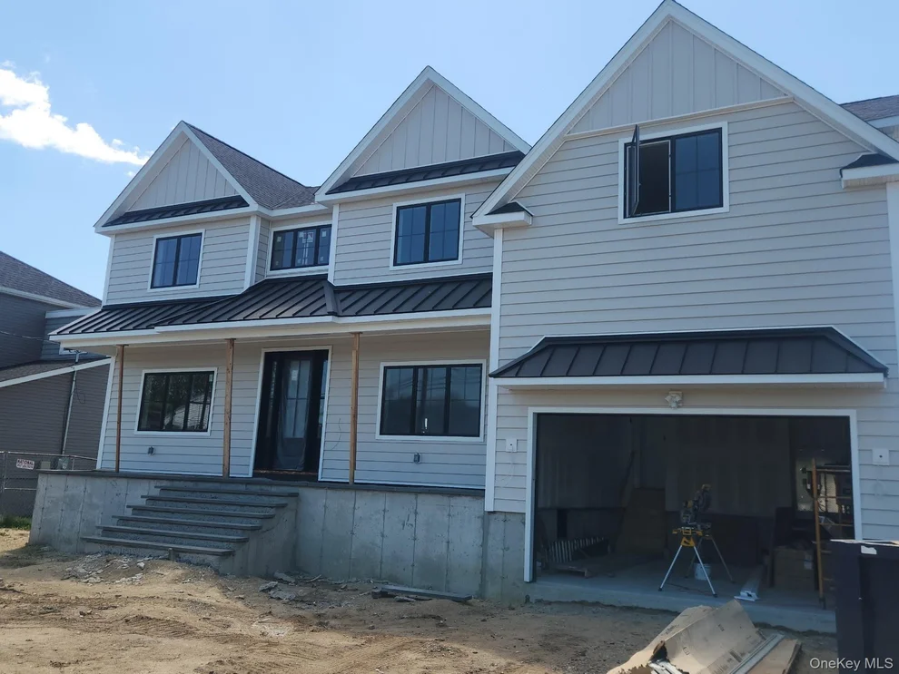 Unit for sale at 39 Leewater Avenue, Oyster Bay, NY 11758