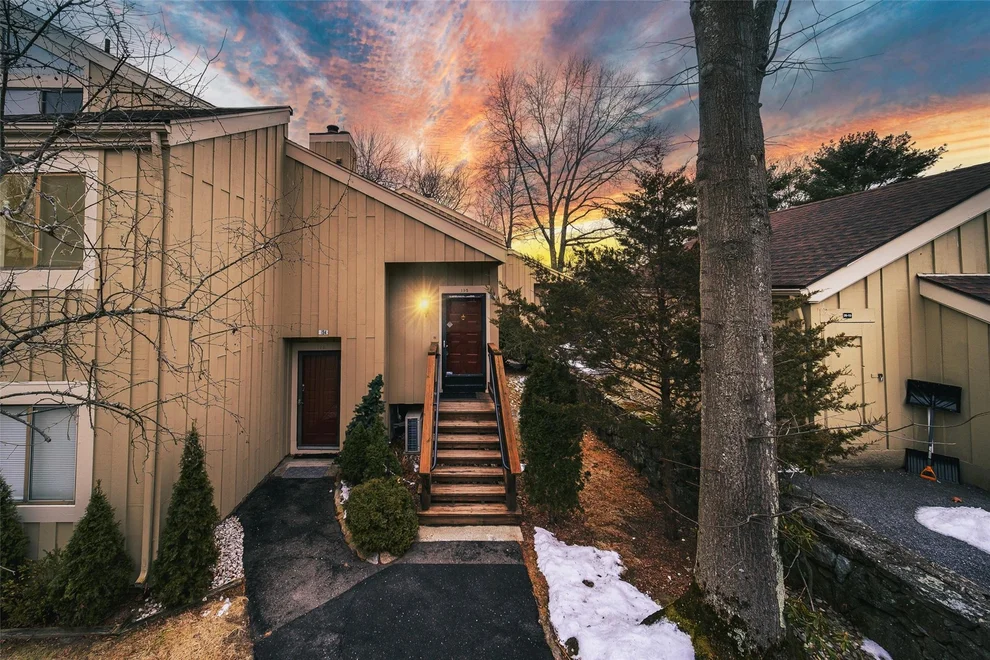 Unit for sale at 195 Laurel Ridge, Lewisboro, NY 10590