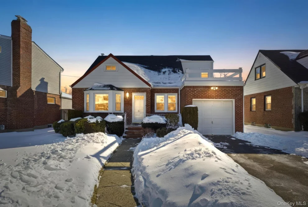 Unit for sale at 54 Aberdeen Road, North Hempstead, NY 11040