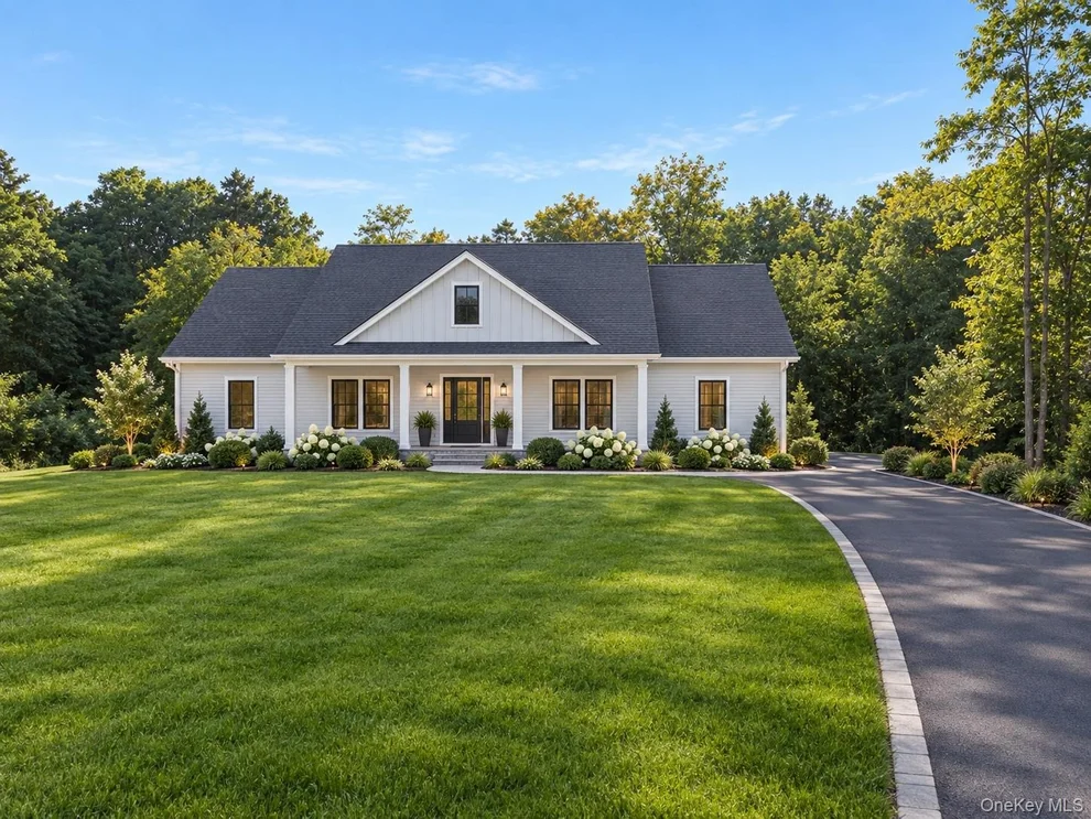 Unit for sale at 153 S Quaker Lane, Hyde Park, NY 12538