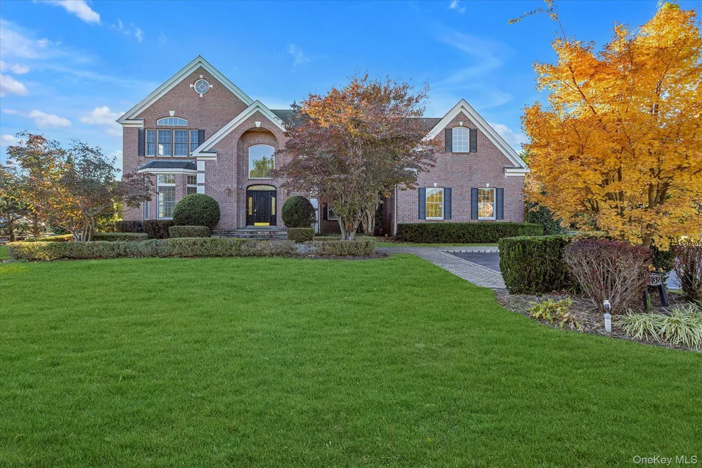 Unit for sale at 135 Elmwood Drive, Huntington, NY 11746