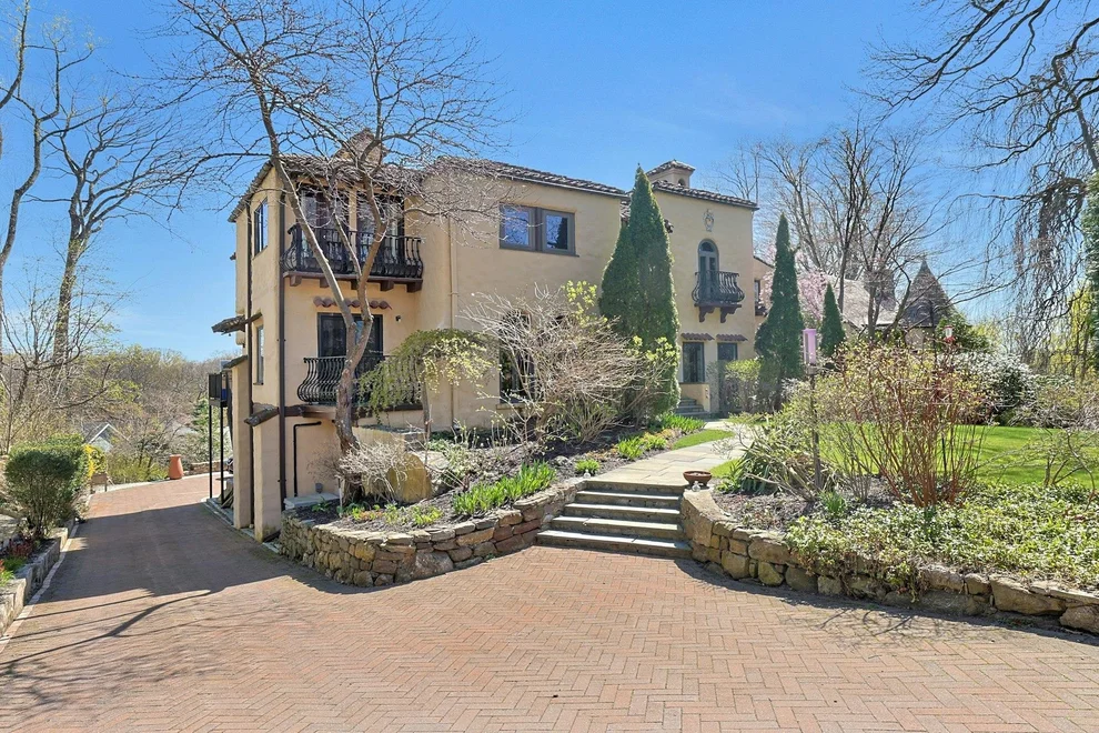Unit for sale at 286 Lyncroft Road, New Rochelle, NY 10804