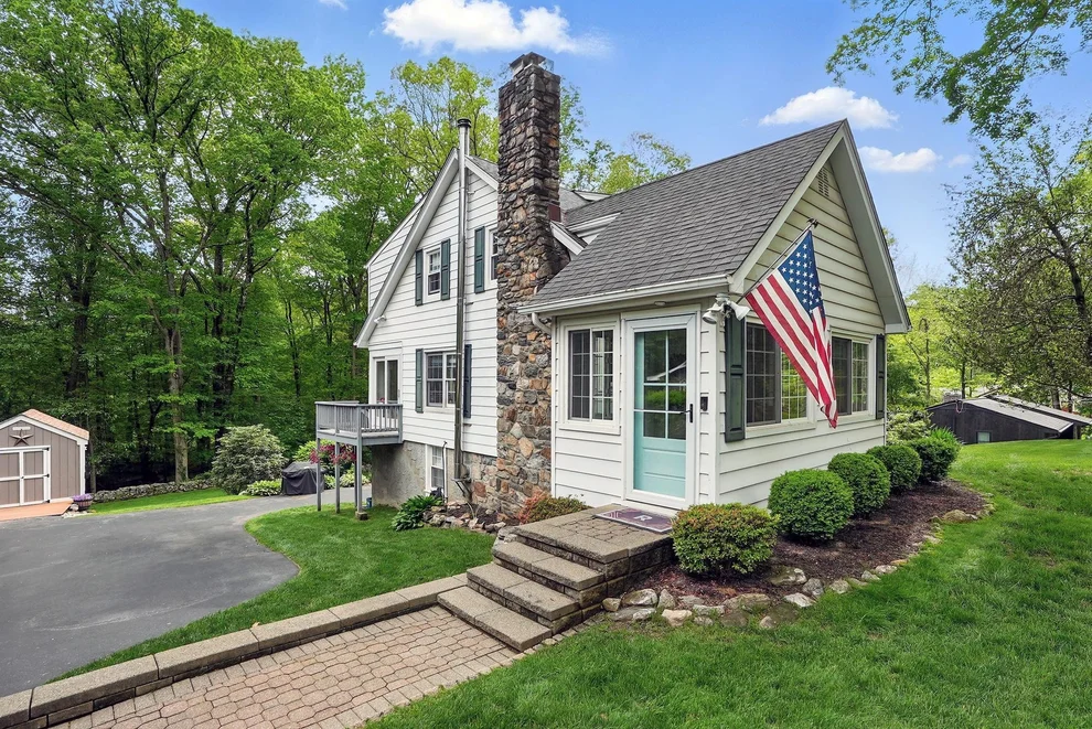 Unit for sale at 6 Lakeside Drive, Somers, NY 10598
