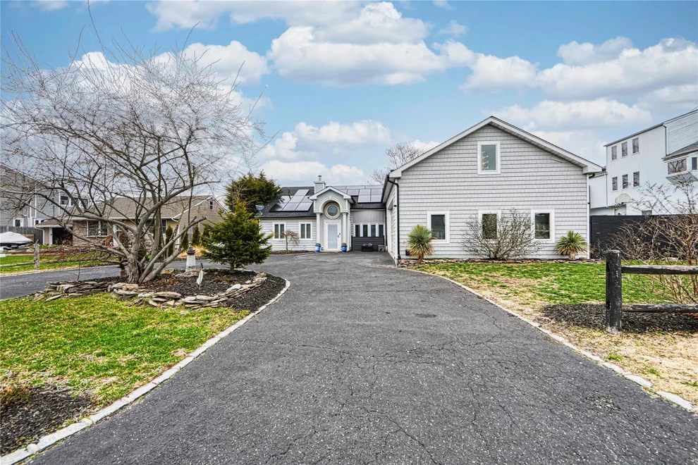 Unit for sale at 25 Fairlawn Court, Brookhaven, NY 11967