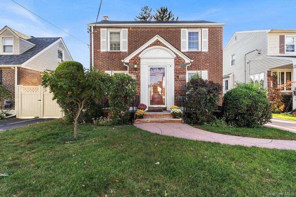 Unit for sale at 305 White Road, North Hempstead, NY 11501