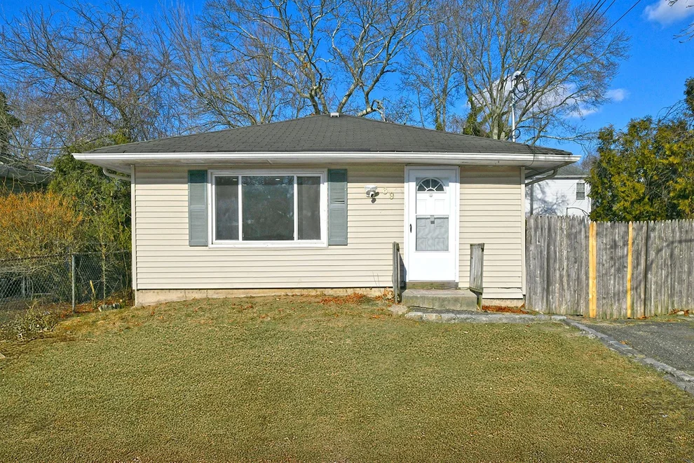 Unit for sale at 69 Pinewood Drive, Brookhaven, NY 11967