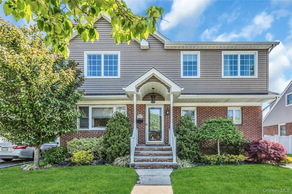 Unit for sale at 233 Collins Avenue, North Hempstead, NY 11596
