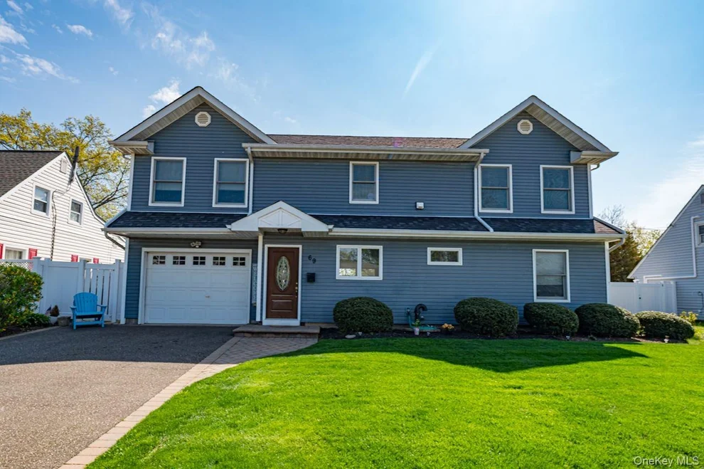 Unit for sale at 69 Chimney Lane, Hempstead, NY 11756