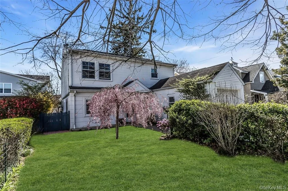 Unit for sale at 46 Sagamore Hill Drive, North Hempstead, NY 11050