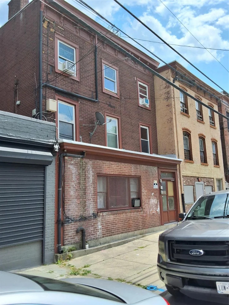 Unit for sale at 6 Liberty Street, Newburgh (City), NY 12550