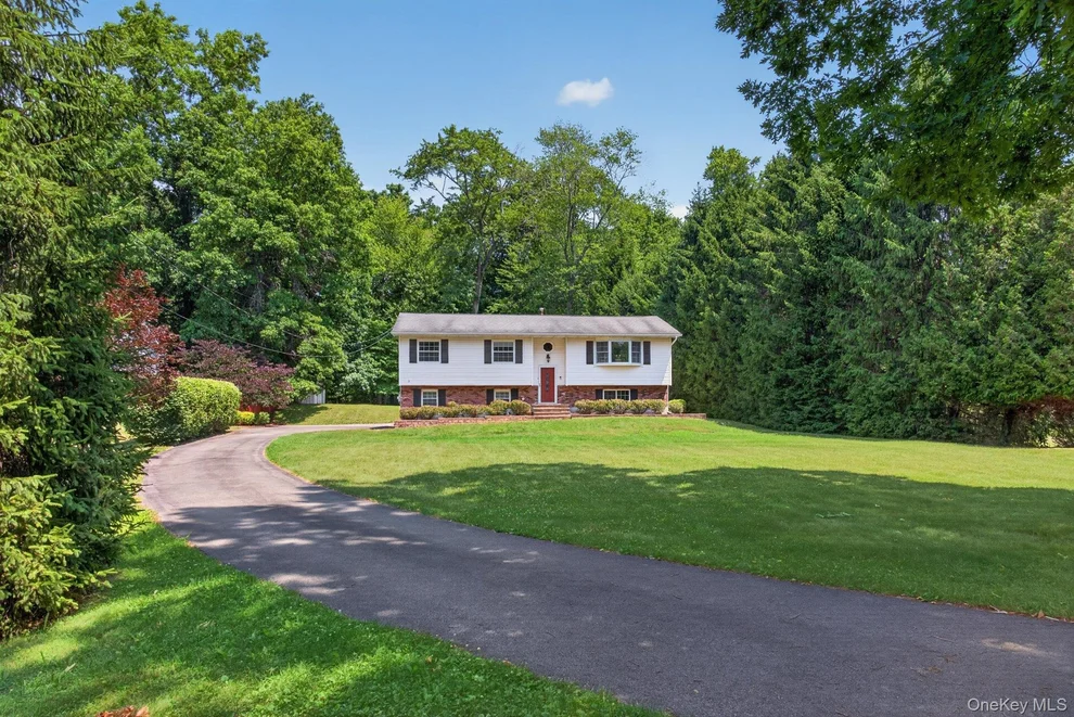 Unit for sale at 9 Pleasant Lane, Poughkeepsie (Town), NY 12603