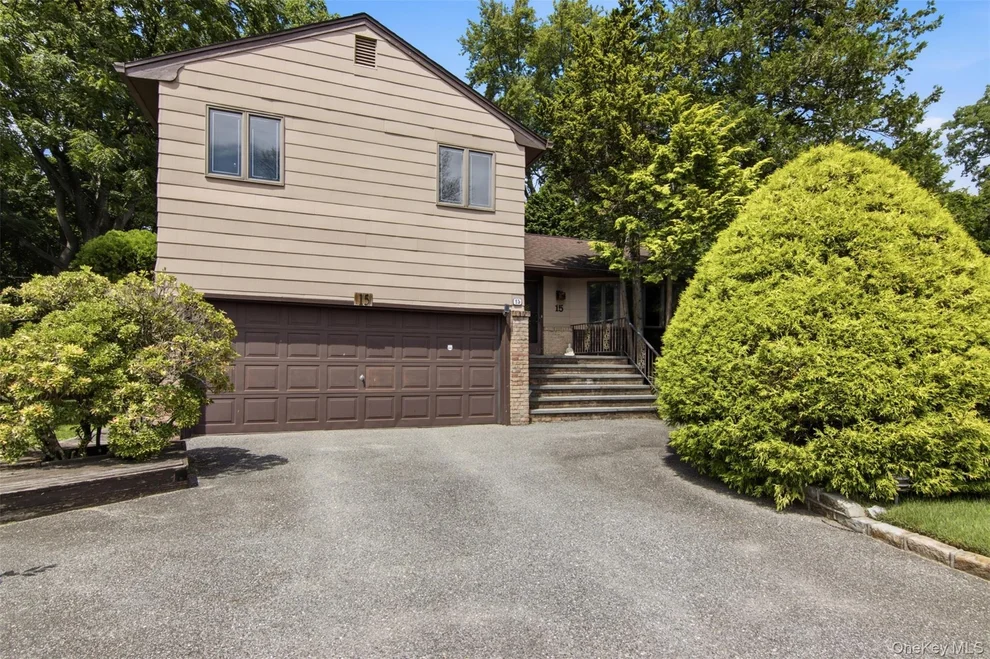 Unit for sale at 15 Beacon Drive, North Hempstead, NY 11050