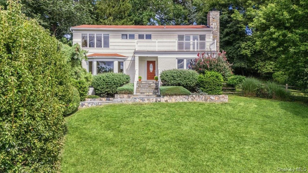 Unit for sale at 12 Country Club Lane N, Ossining, NY 10510