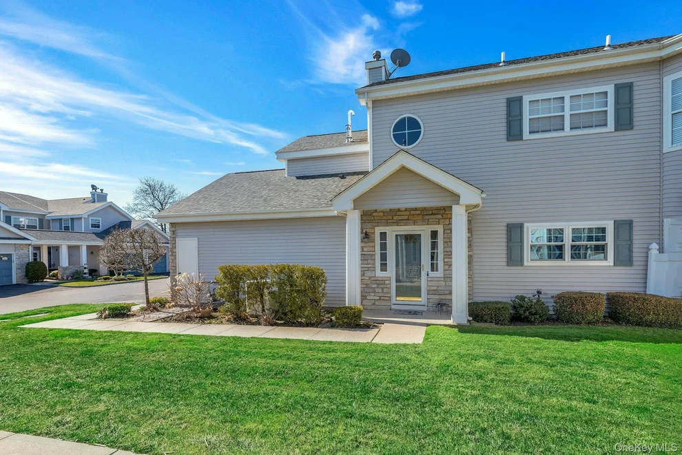 Unit for sale at 548 Highland Court, Brookhaven, NY 11955