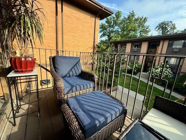 Unit for sale at 10 Oakwood Terrace, New Windsor, NY 12553