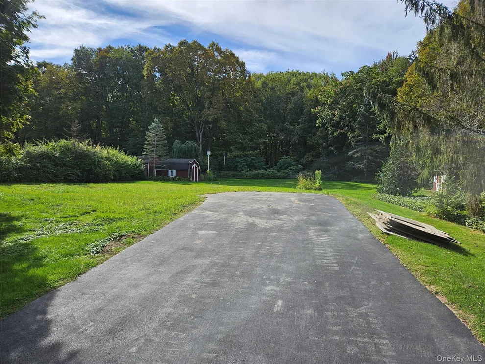 Unit for sale at 16 Seven Oaks Lane, Southeast, NY 10509