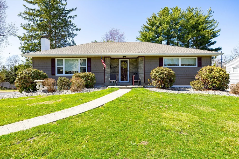 Unit for sale at 3 Saint Annes Road, Poughkeepsie, NY 12601