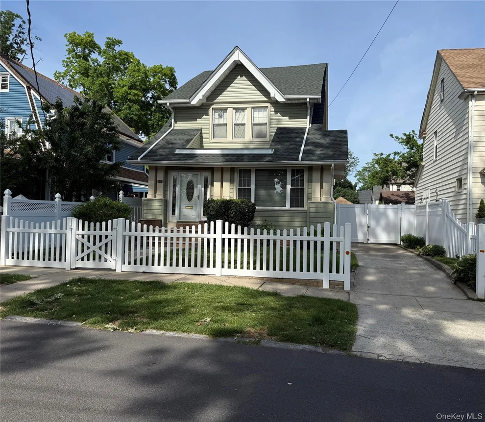 Unit for sale at 110-07 196th Street, New York, NY 11412