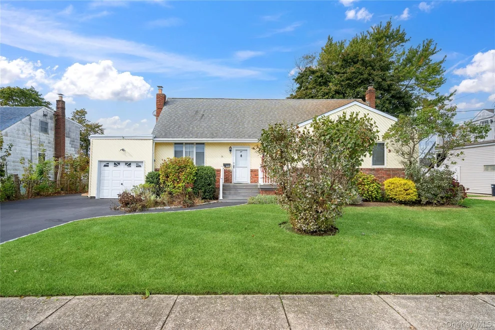 Unit for sale at 562 Alwick Avenue, Islip, NY 11795